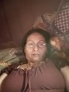 XXX chat uživo modela Cucci07