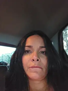 CataleyaRusso élő XXX-chatje