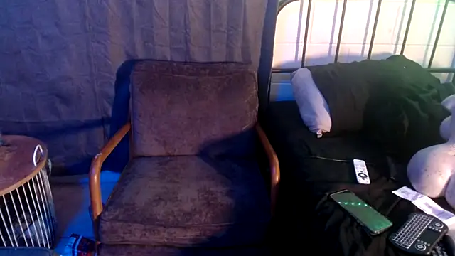 k1oudE: онлайн-секс-чат