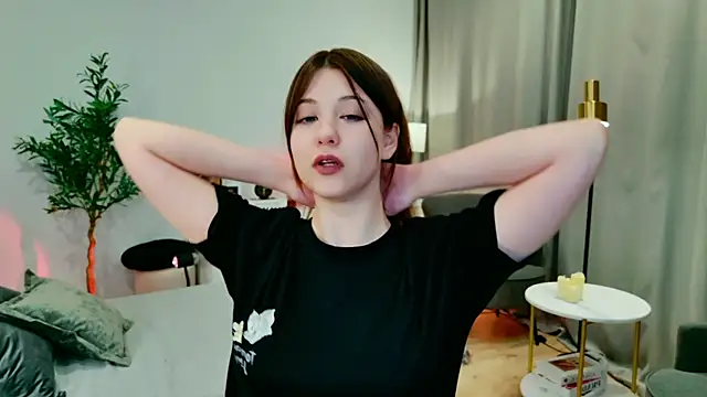 ElizaMildのライブXXXチャット