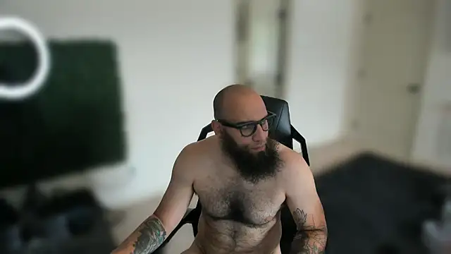 MastaWolfy's Live XXX Chat