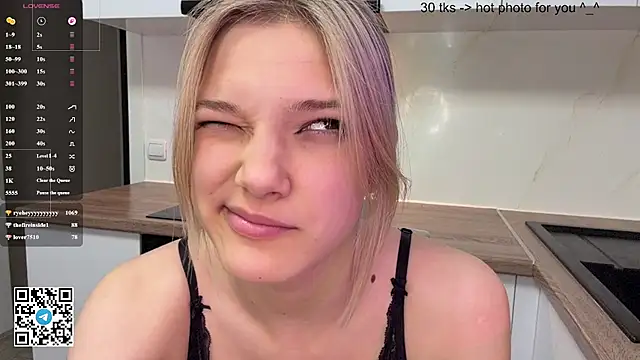 Carolini_i élő XXX-chatje