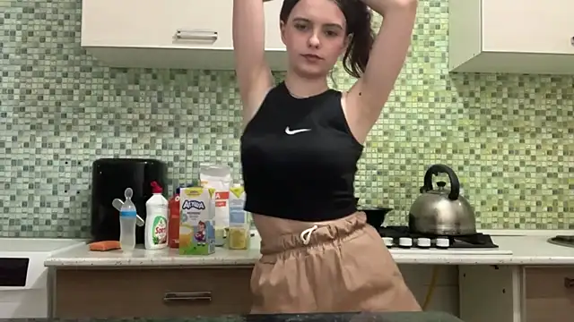 Chat +18 de KikiAmino ao vivo