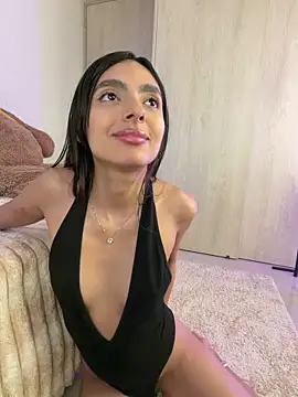 ZaraLuuv 现场XXX聊天