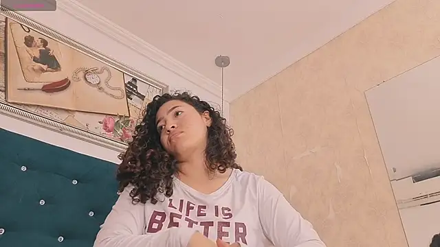 meganrousx élő XXX-chatje