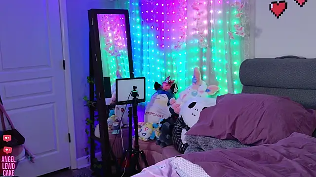 Angel-Lewd-Cake Webcam show