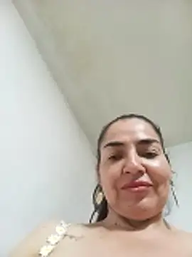 MaryRoze_ লাইভ XXX চ্যাট