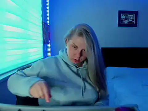 callme_iva's Webcam Show