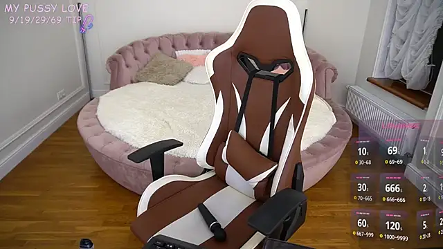 Chat XXX en directo de MillaLuxLove