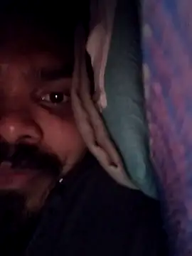 Webkamerová show Bullof_Vizag_Srikak_VIZIA