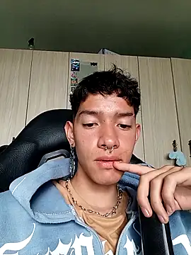 Онлайн чат XXX heyy_noah11