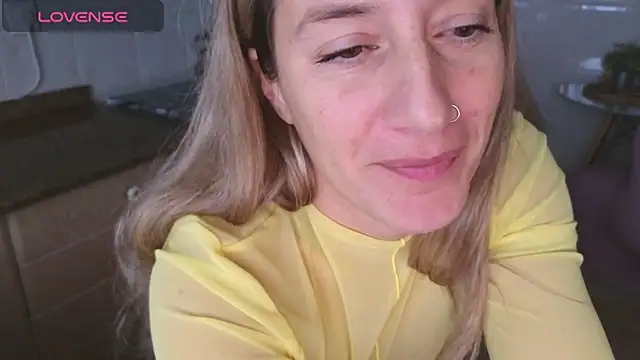 Lunamix Adlı Modelin Canlı XXX Sohbeti