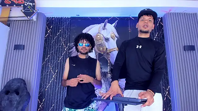 Josh_Hot_Sex: διαδικτυακό σόου στην κάμερα