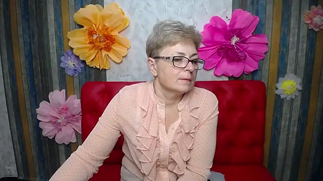 EmiliaGreen Live XXX chat