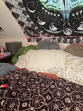 Онлайн чат XXX SuzyCatzz