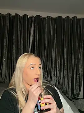 Strongqueen Adlı Modelin Canlı XXX Sohbeti