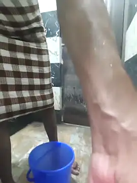 DeLhiBoy_143 Show in webcam