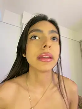 ZaraLuuv Chat XXX live