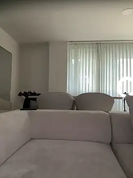 Curlyierr's Webcam Show