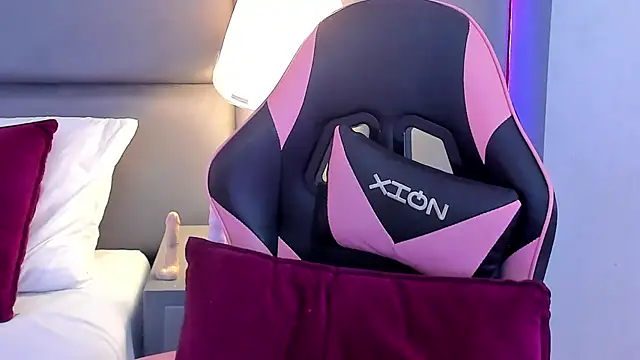 Chat +18 de EllaEvanzz ao vivo