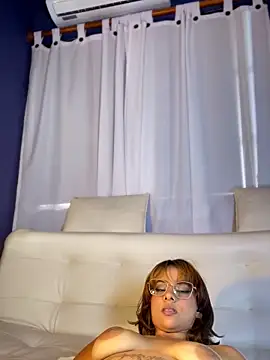 دردشة LeylaKnox الجنسية المباشرة