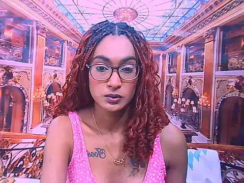 IndianRebel4u2Luv élő XXX-chatje