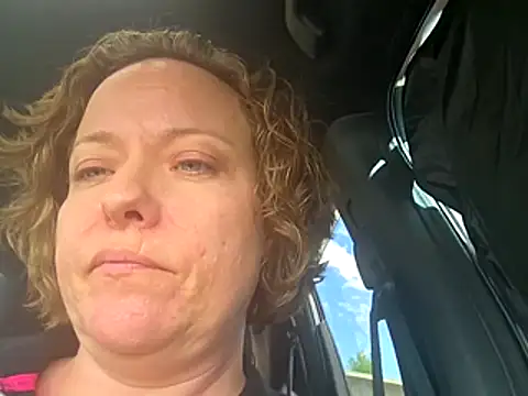 julimonroe: онлайн-секс-чат