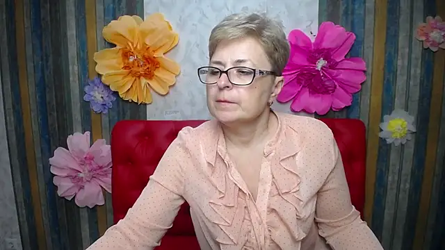 EmiliaGree Chat XXX live