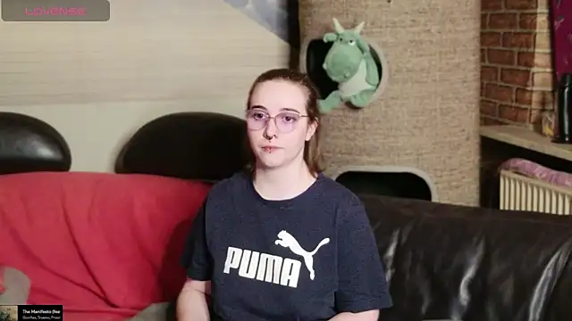 GamerGirl_Eve Chat XXX in diretta