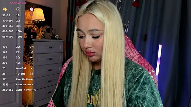 _Loneve__ élő XXX-chatje