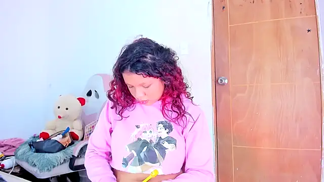 XXX chat uživo modela Emily_Coper18