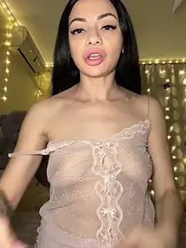 Онлайн чат XXX Layana_Ro