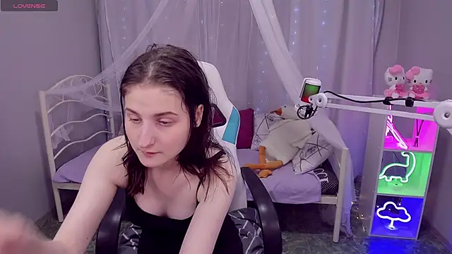XXX chat uživo modela KiraDuvall