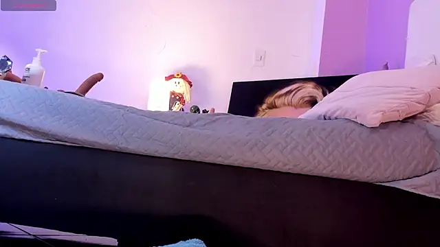 Chatroom XXX en direct de Charlotte11-11