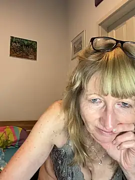 MatureKim Chat XXX live