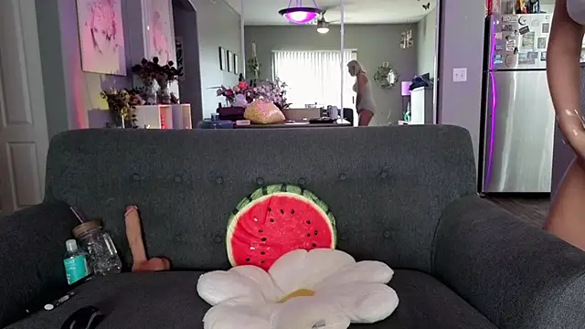 Lexi_Shocker:  онлайн-секс-чат