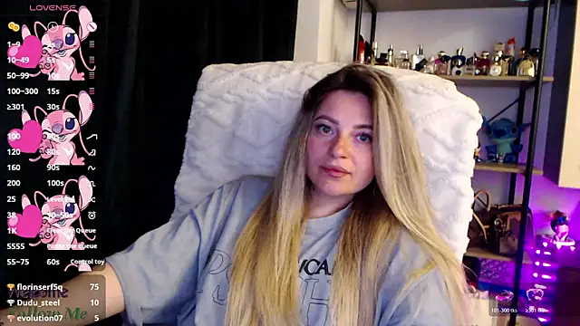 Rania_Stitch Webcam show