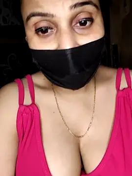 Chat +18 de Horny_Shalu ao vivo