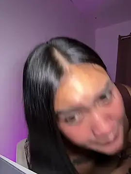 iDareUtoLoveMe Adlı Modelin Canlı XXX Sohbeti