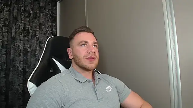 Thori92 – Live XXX-chat