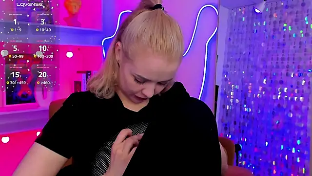 StephanieSweety Adlı Modelin Canlı XXX Sohbeti