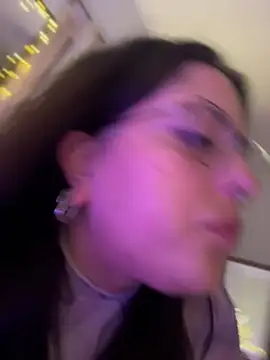 Mizztikaa Adlı Modelin Canlı XXX Sohbeti