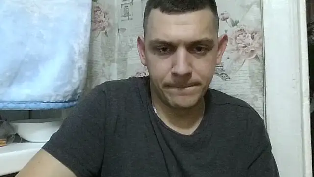 Show modela Mark1404 na web-kameri