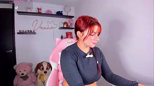 Vannessa__Shy Chat XXX in diretta