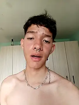 heyy_noah11 Show Webcam