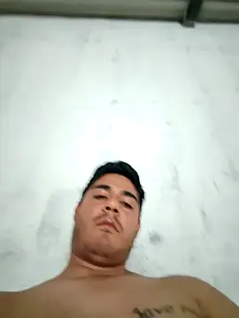 Show modela Hugaldo11 na web-kameri