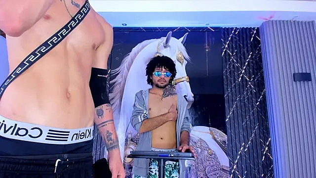 Josh_Hot_Sex: διαδικτυακό σόου στην κάμερα