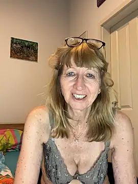 MatureKim's Live XXX Chat