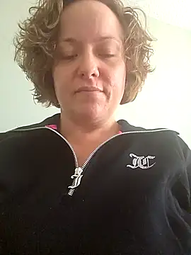 julimonroe 即時 XXX 聊天