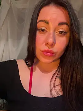 DaisyStreet Adlı Modelin Canlı XXX Sohbeti